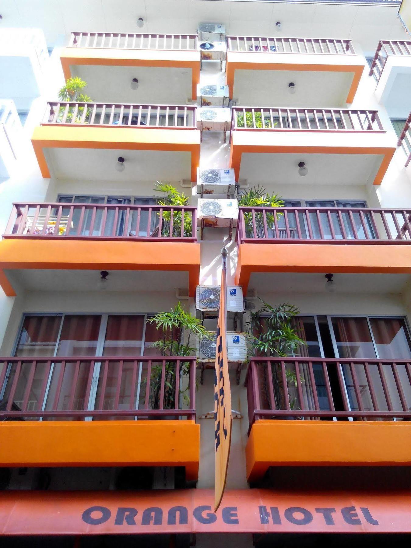 Orange Hotel Patong Exterior foto